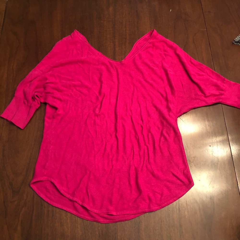 Loose fitting 3/4 sleeve pink shirt